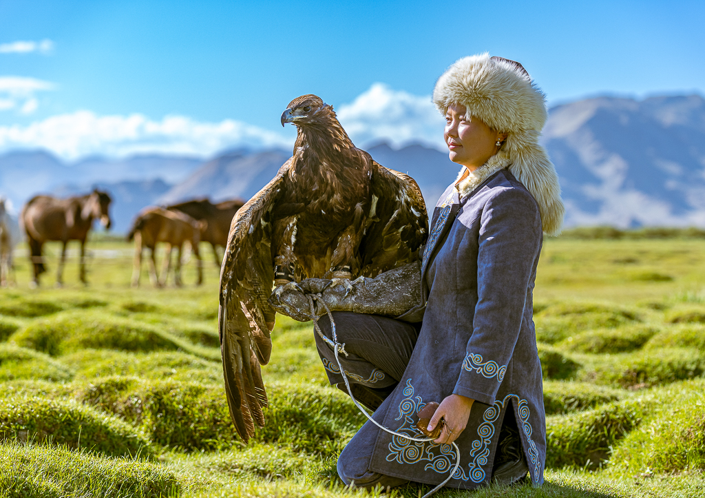 Aisholpan Nurgaiv eagle huntress
